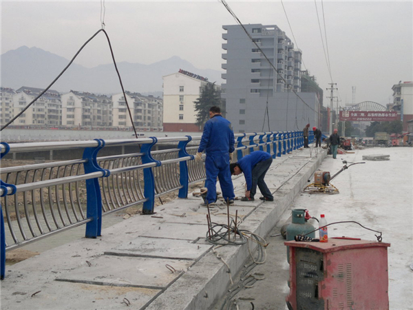 津南不锈钢复合管护栏常见问题及解决方案