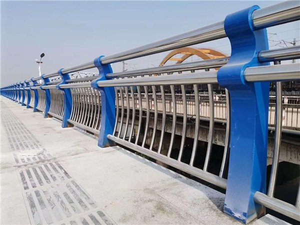 津南304不锈钢复合管护栏的生产工艺揭秘